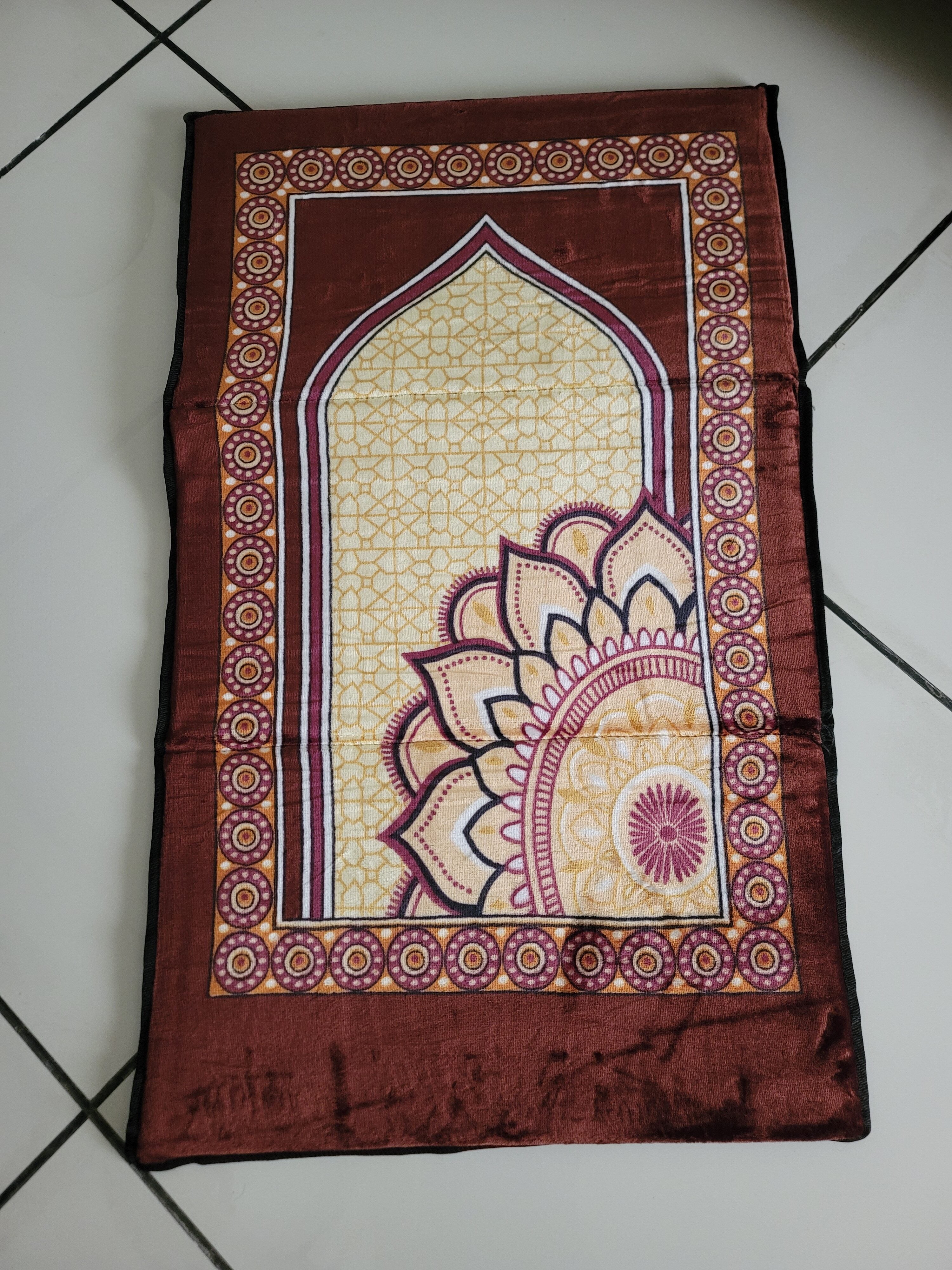 Folding Prayer Mat with Back Rest