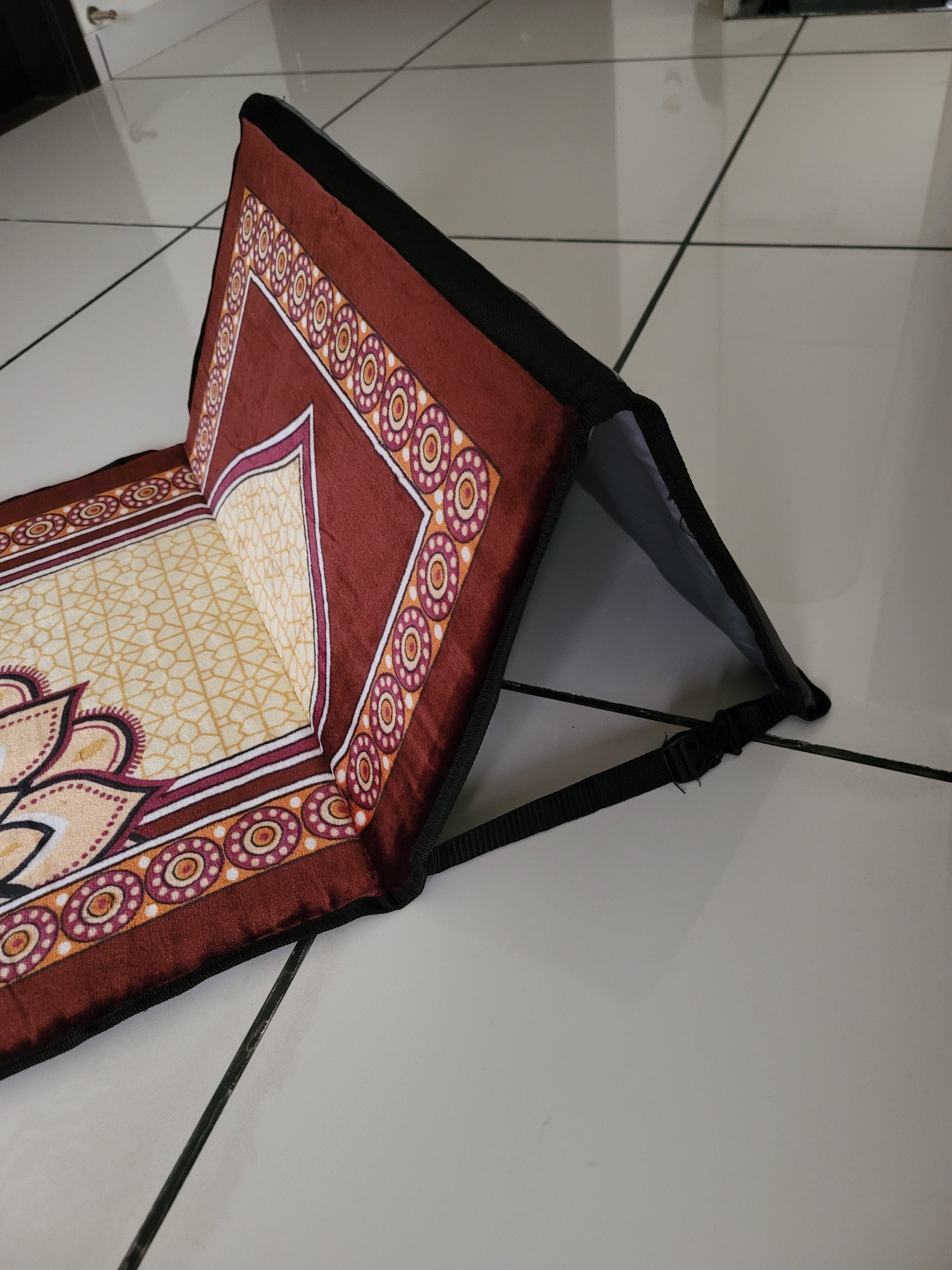 Folding Prayer Mat with Back Rest