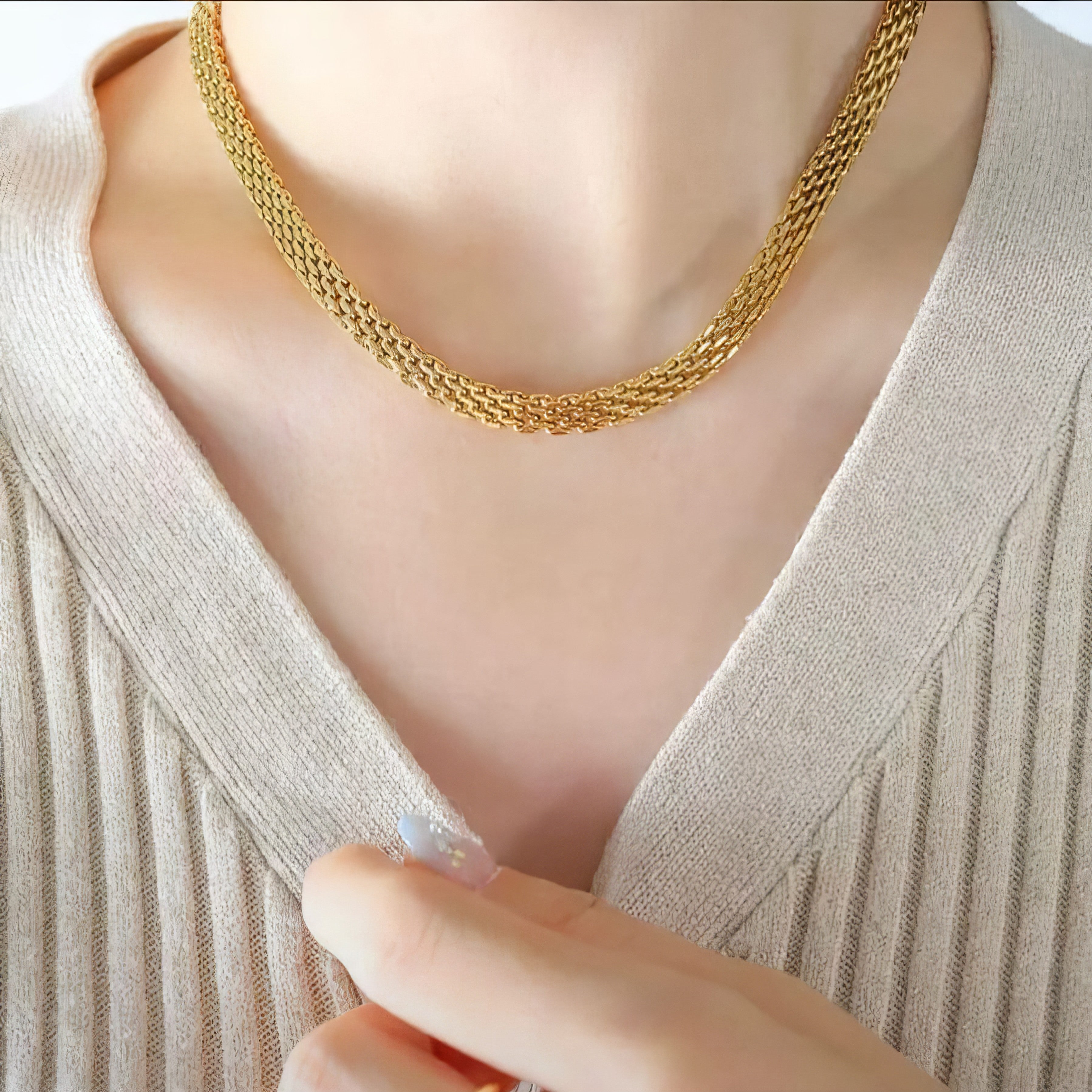 Golden Mesh Necklace